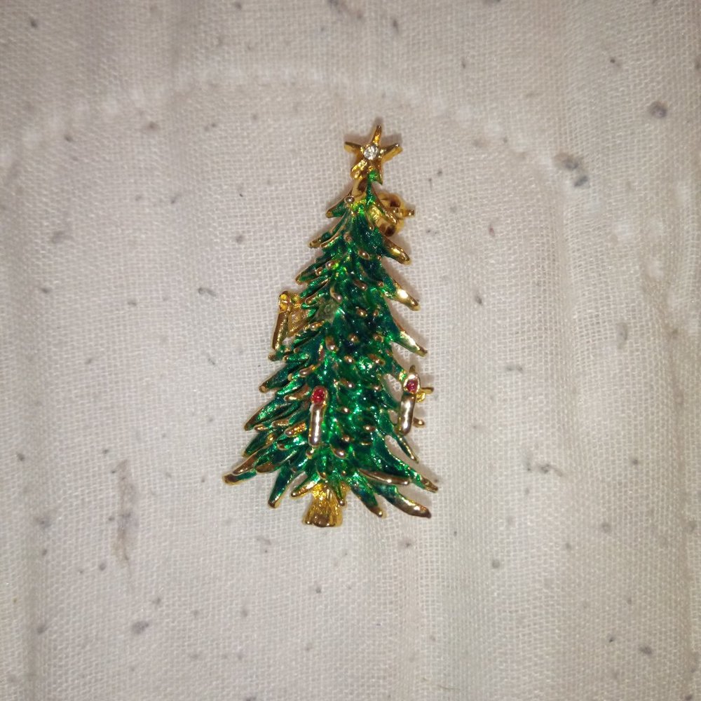 Vintage Festive Pin